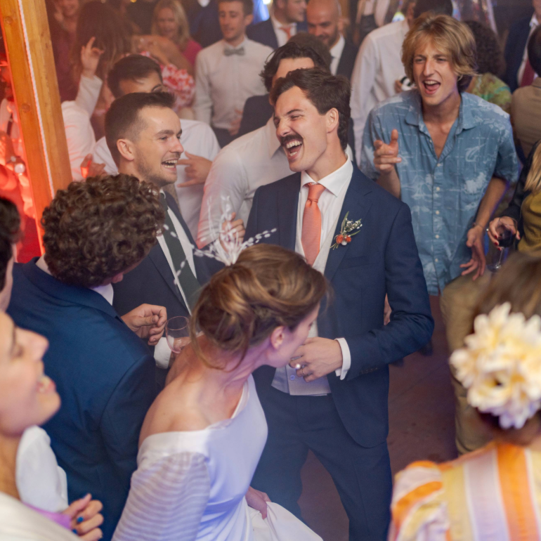 photo lors d'une soirée de mariage animée par DJ LB Event Provence
